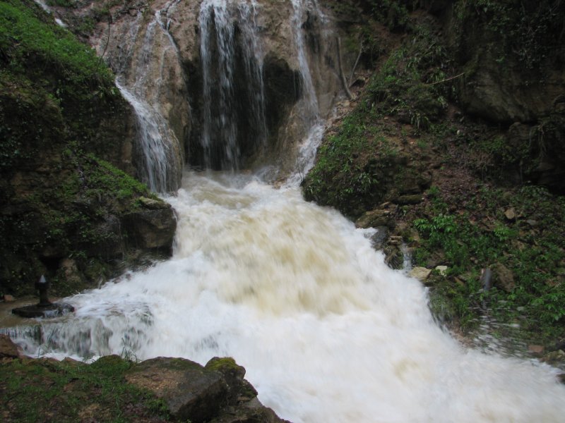 Fontaine de la Roche aux Fées (Antheuil)
Crue de mai 2013 (l'exsurgence n'est pas encore clöturée)
Fichier manquant