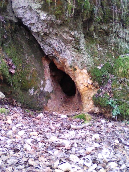 Entrée du Trou souffleur du Rocher de Creutte
Fichier manquant