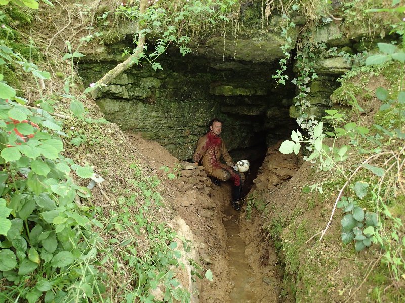 P6080169.JPG
La base du porche d'entrée a été creusée sur près d'un mètre pour favoriser l'accès
Fichier manquant